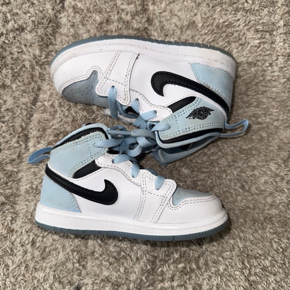Jordan 1 mid SE, white ice blue, toddler size 8